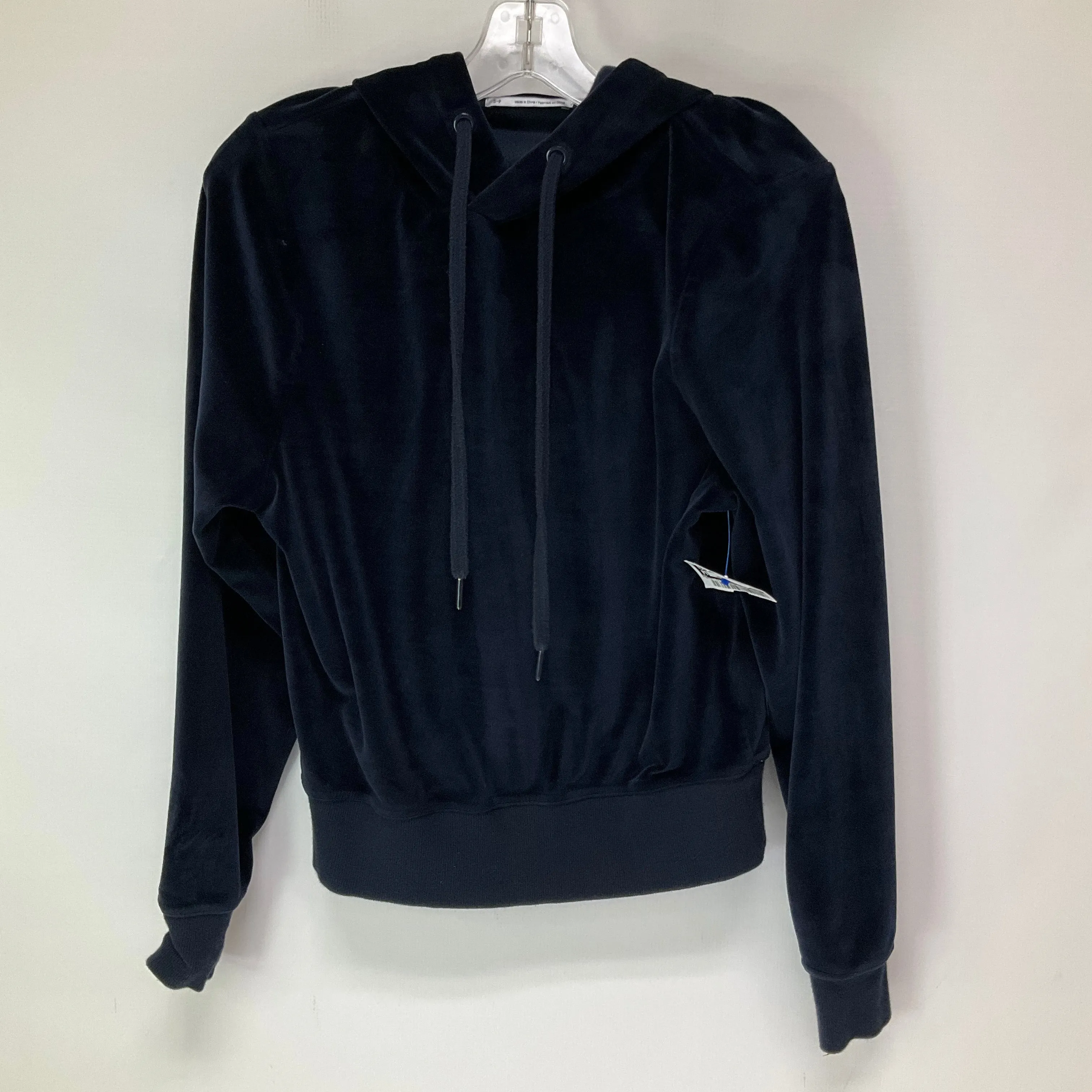 Athletic Top Long Sleeve Collar By Urban Outfitters  Size: S