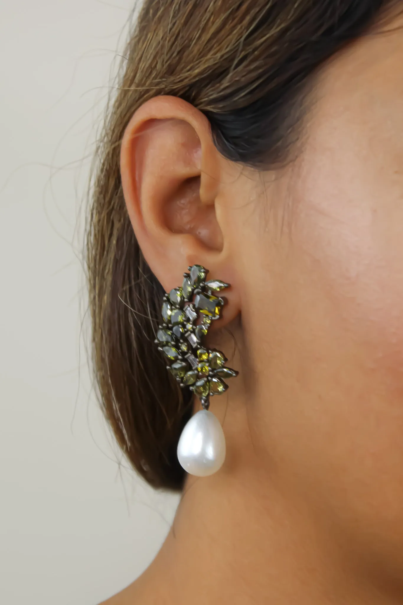 Frosty Pearl Earrings