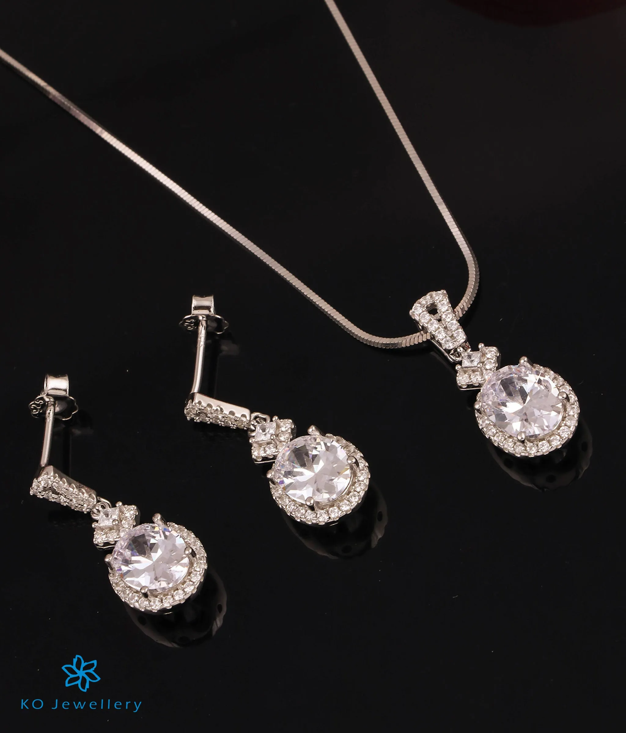 The Cherish Solitaire Silver Pendant Set