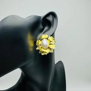Women 18K Gold Plated Vintage Geometric Stud Earrings Medieval Flower Studded Pearl Stud Earrings